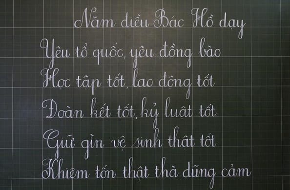 review-dia-chi-luyen-chu-dep-uy-tin-o-ha-noi